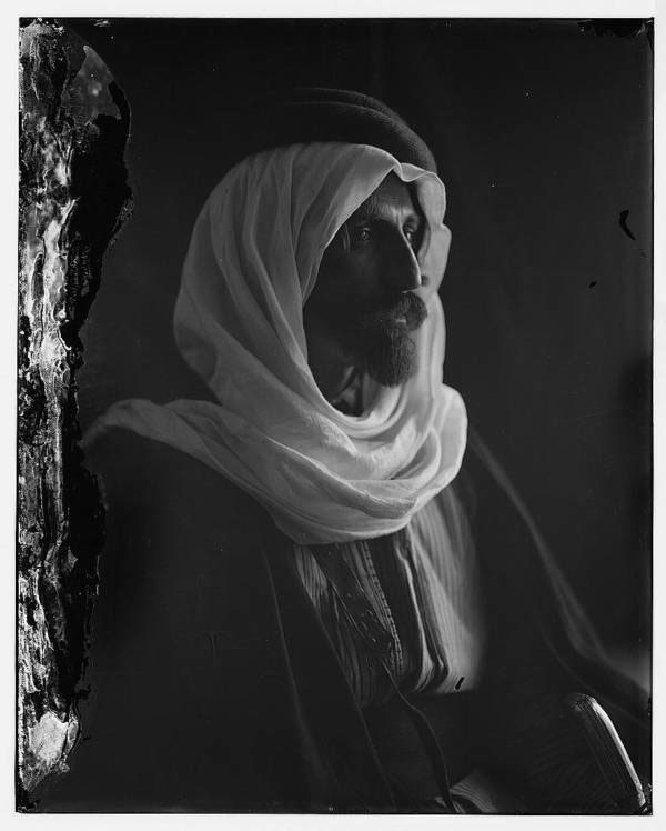 %_tempFileName24_Bedouin-man-portrait%