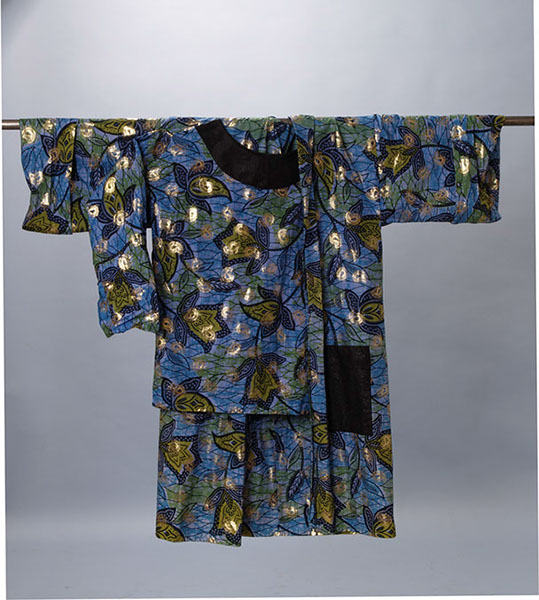 %_tempFileName04_bluegoldjacket%